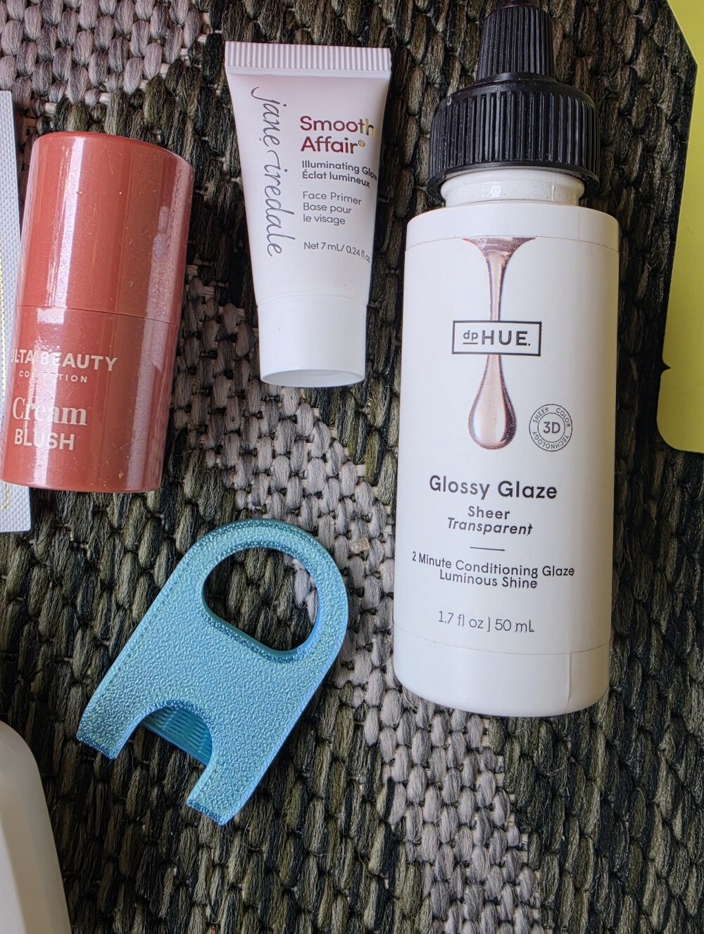 Makeup Bag & Sample Bundle - Picture 2 of 9